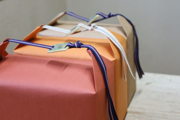 プラス３３０円で特別包装も承ります。